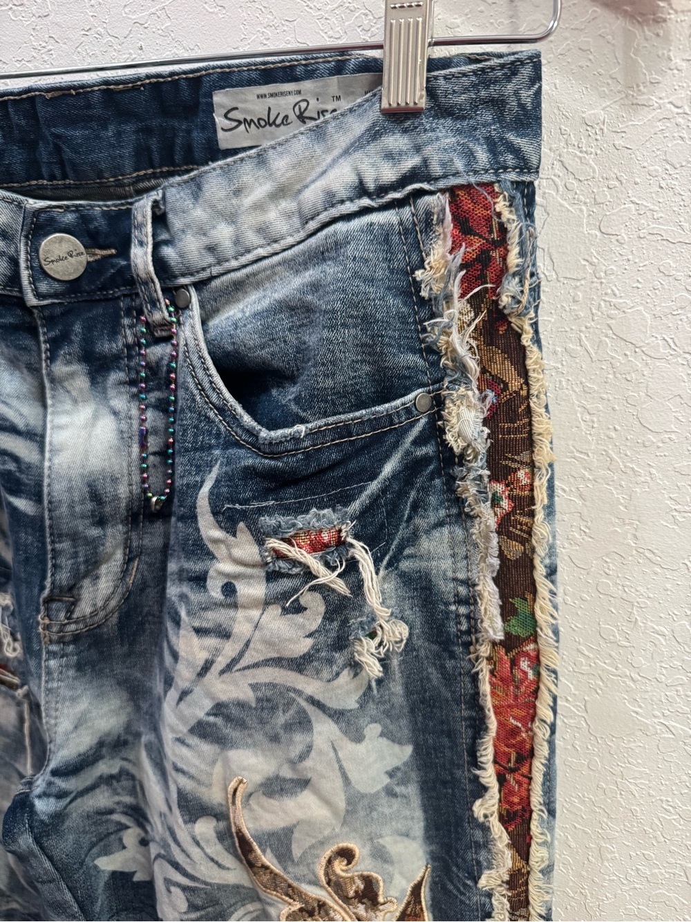 SmokeRise Men’s Distressed Tapestry Jeans BlueToast Embroidered Graphic W30 NWOT - Picture 4 of 13